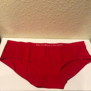 Victoria’s Secret Hiphugger/hipster seamlessRed Large Panty, brand new w/t tags